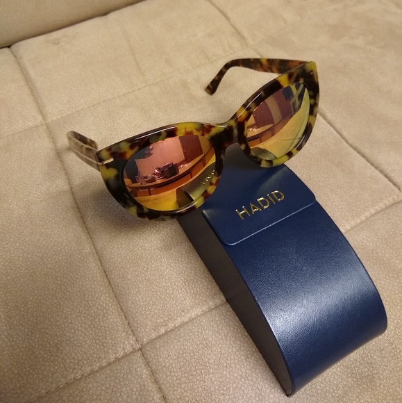 New Hadid Tortoise Butterfly Sunglasses - Picture 2 of 3
